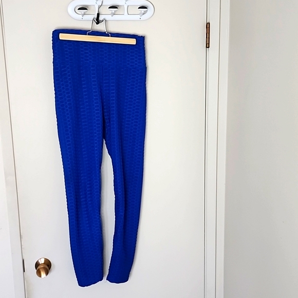 Blue scrunch butt leggings - Picture 5 of 6